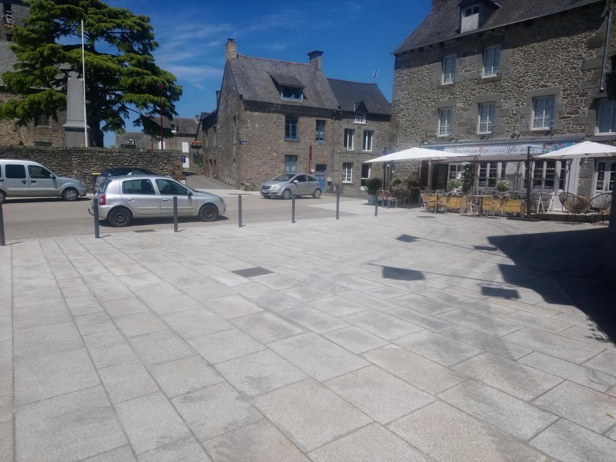 Gasthaus Bienvenue Saint-Pierre-de-Plesguen Exterior foto