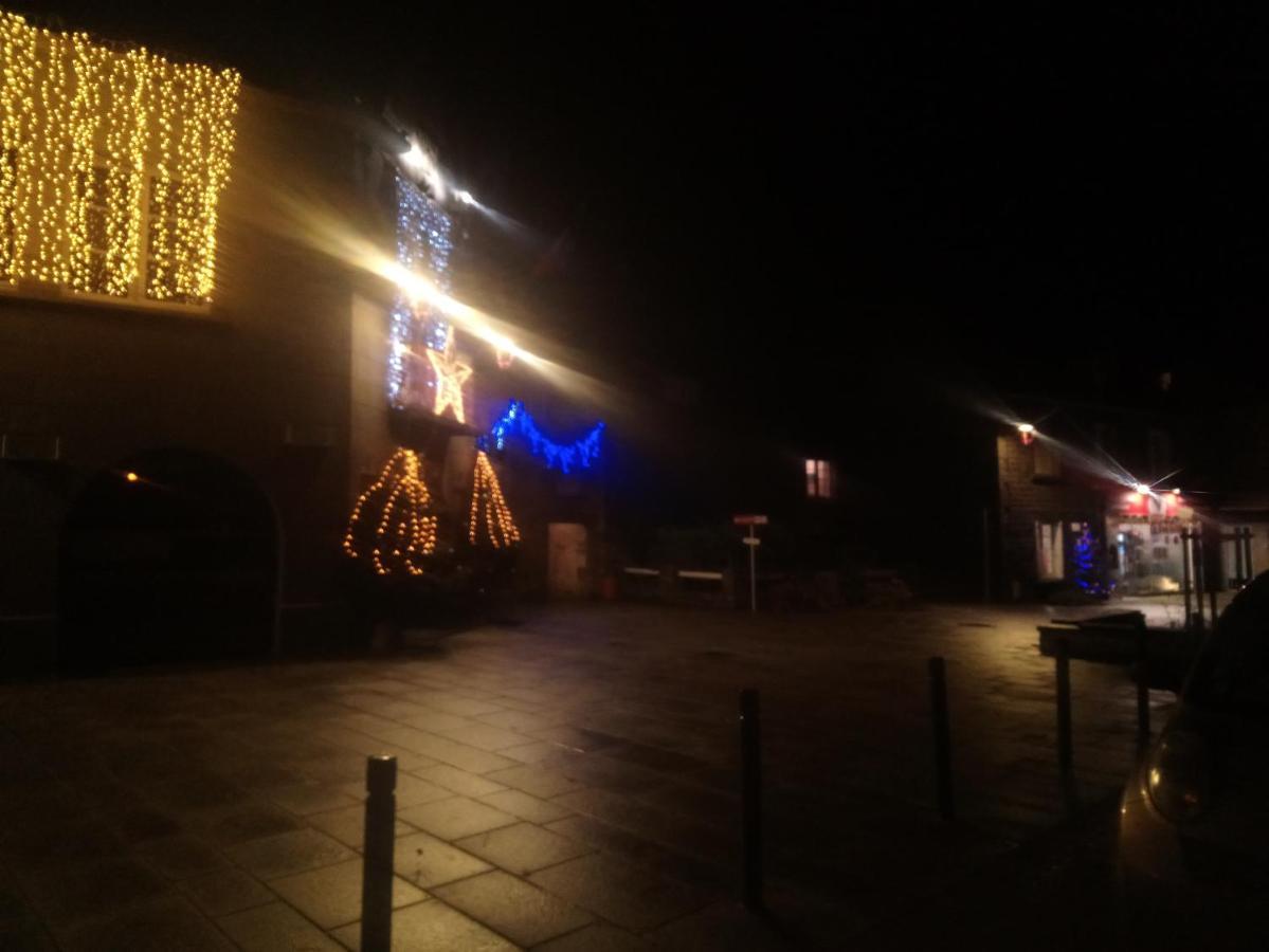 Gasthaus Bienvenue Saint-Pierre-de-Plesguen Exterior foto